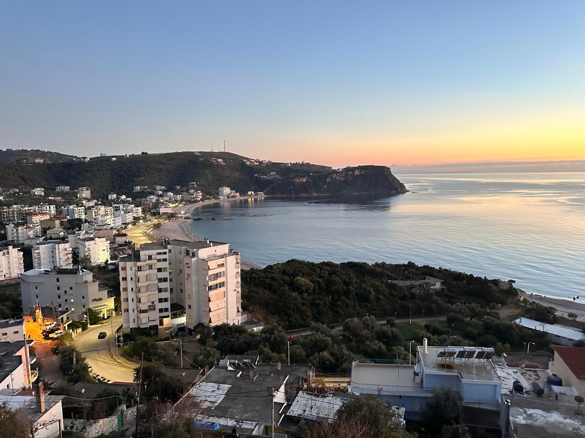 Roumers Himara Kültér fotó