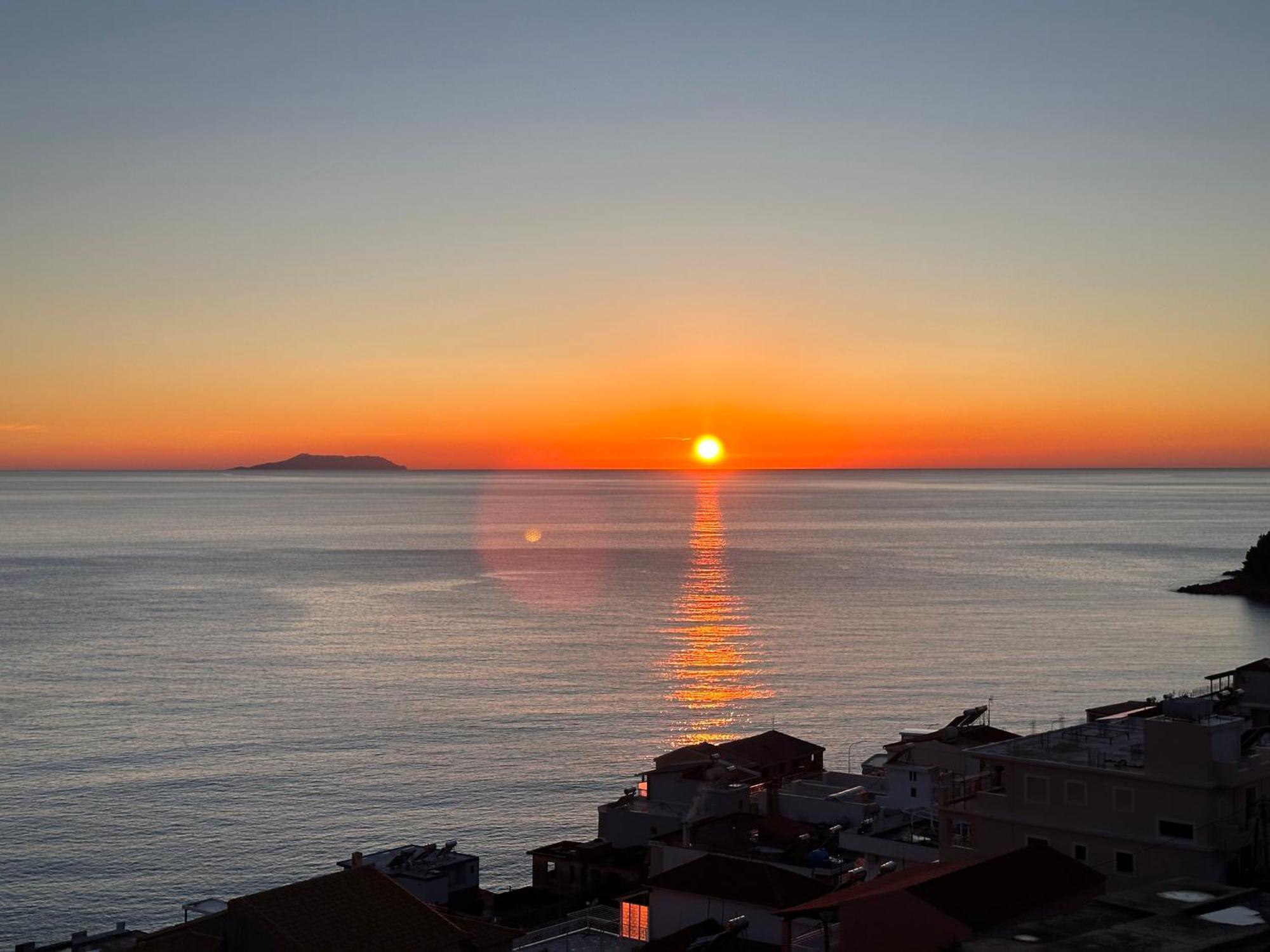 Roumers Himara Kültér fotó